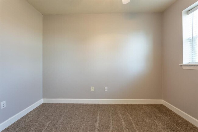 Building Photo - 300 Bella Harbor Ct
