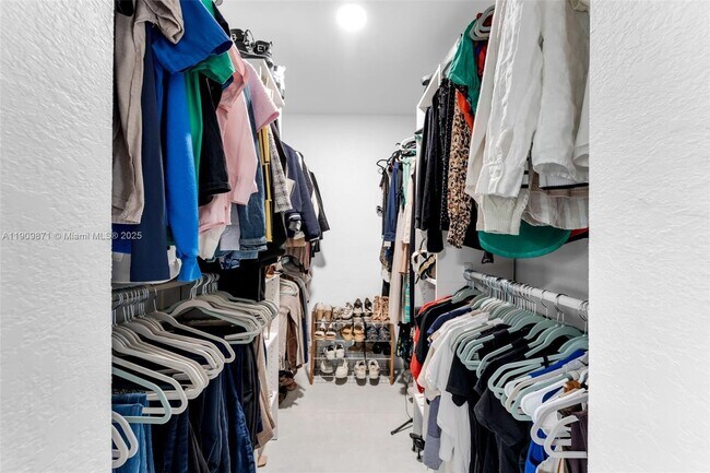 Building Photo - 551 SW 127th Ave