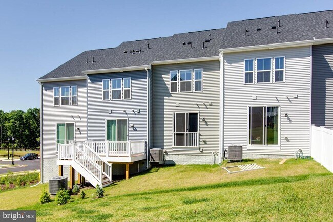 Building Photo - 188 Woodgate Cir