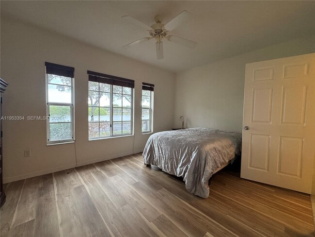 Building Photo - 2557 Centergate Dr