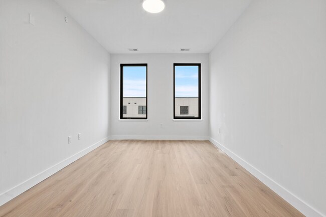 Building Photo - 407 Highland Ave