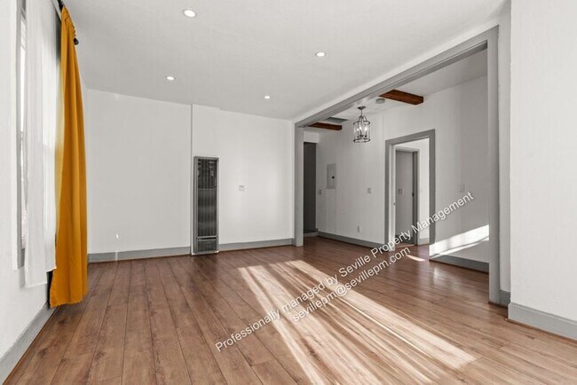 Building Photo - 2037 36th Ave