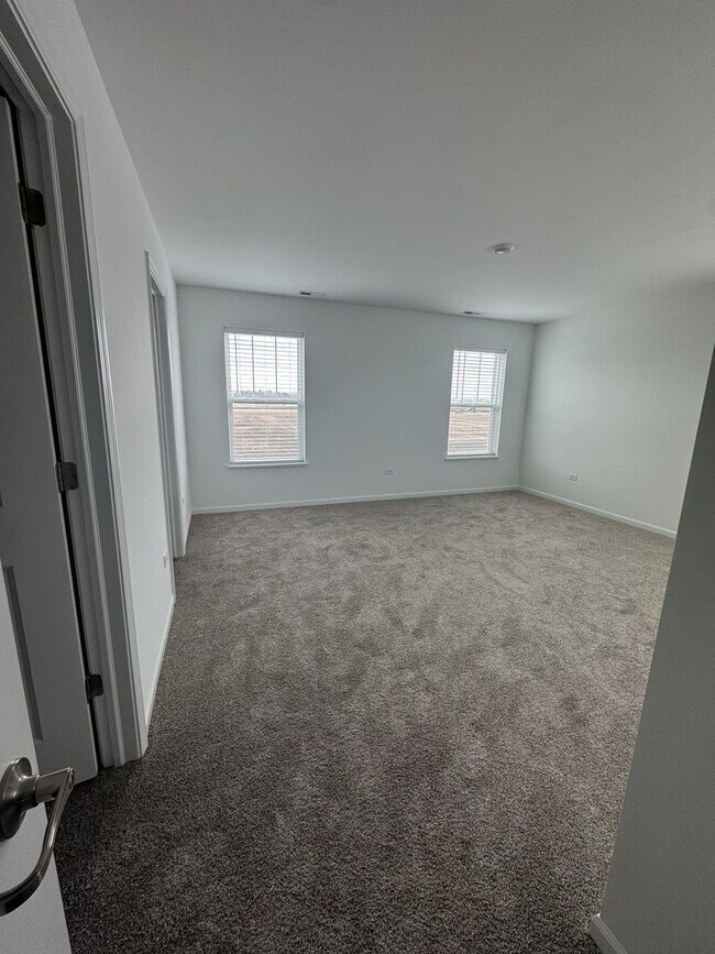 Building Photo - 25732 W Wakefield Dr