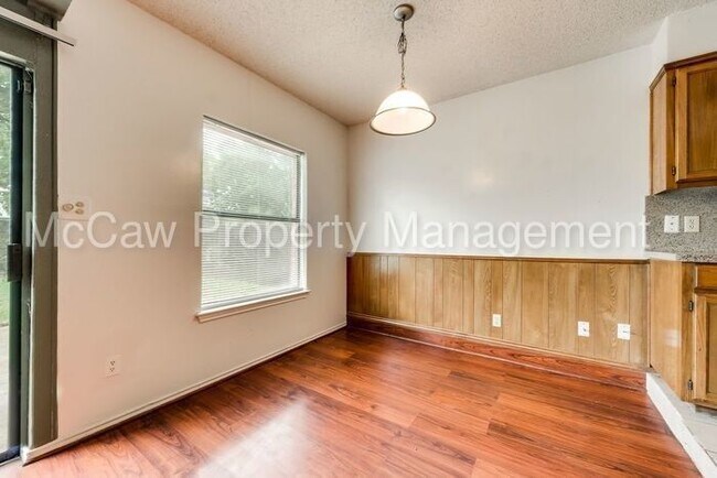 Building Photo - 2913 Green Ridge St