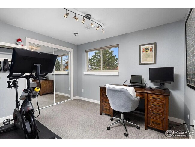 Building Photo - 5 Bed 3 Bath Home in South Boulder W/Solar.