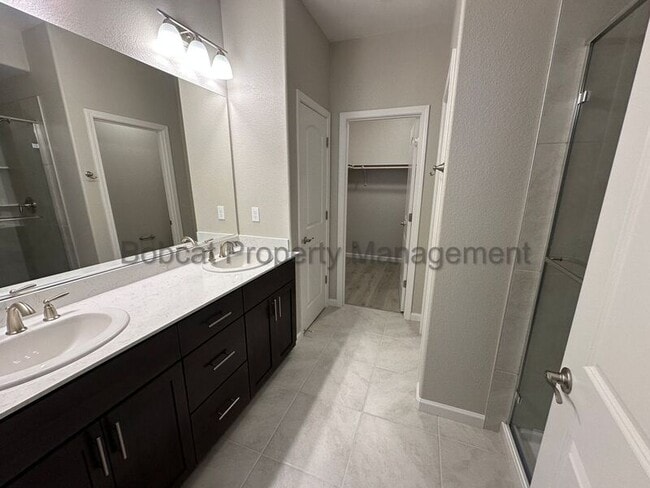 Building Photo - 864 Furlong Dr