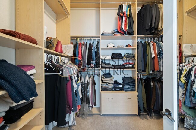 Building Photo - Executive Single Story Rental in Gated Serrano Community!