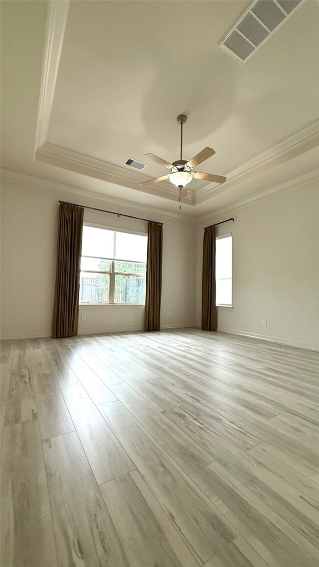 Building Photo - 4802 Fairford Dr