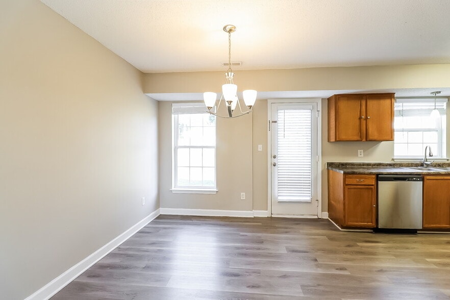 Building Photo - 4834 Hopewood Ln