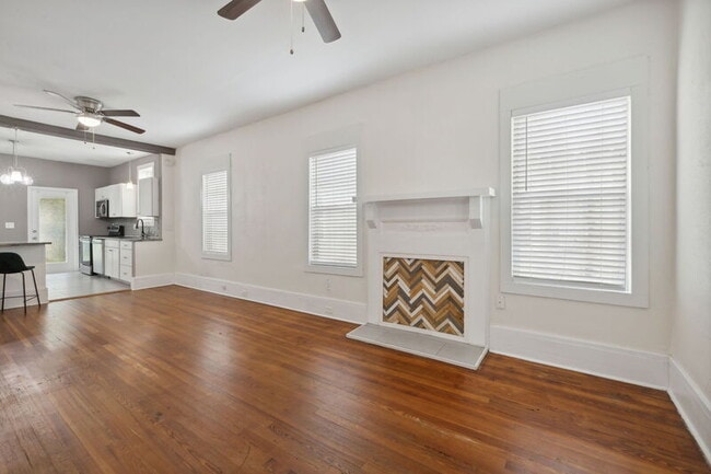 Building Photo - 687 Bridal Ave