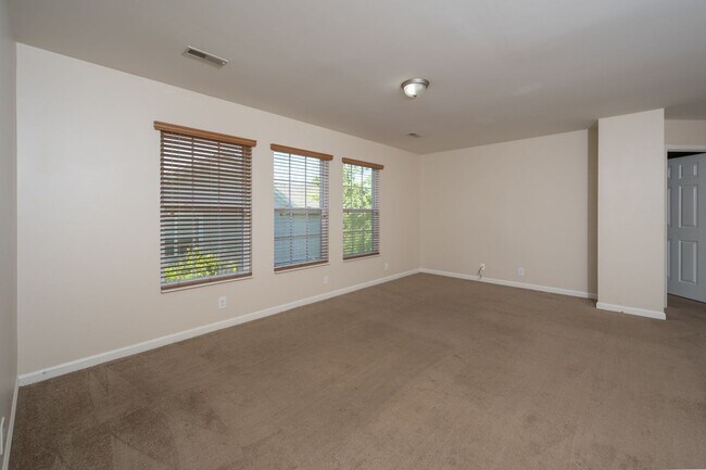 Building Photo - **5-BEDROOM HOME IN AMENITY-RICH MCKAY'S M...