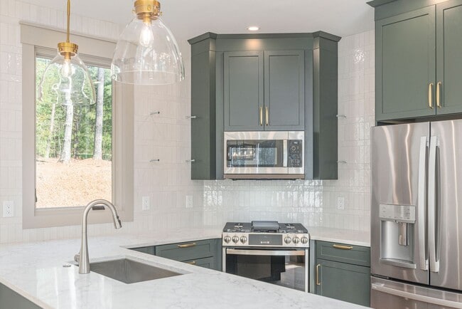 Building Photo - Stunning House w/ Amenities to Camp Lake J...