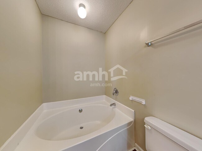 Building Photo - 4016 Broken Arrow Dr