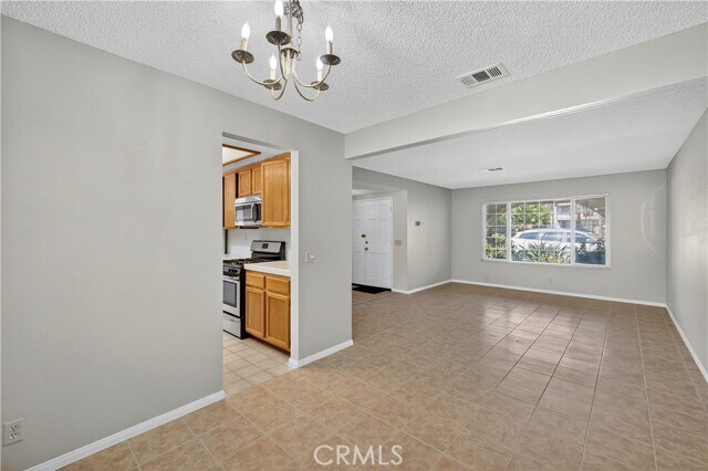 Building Photo - 10728 Valley Dr