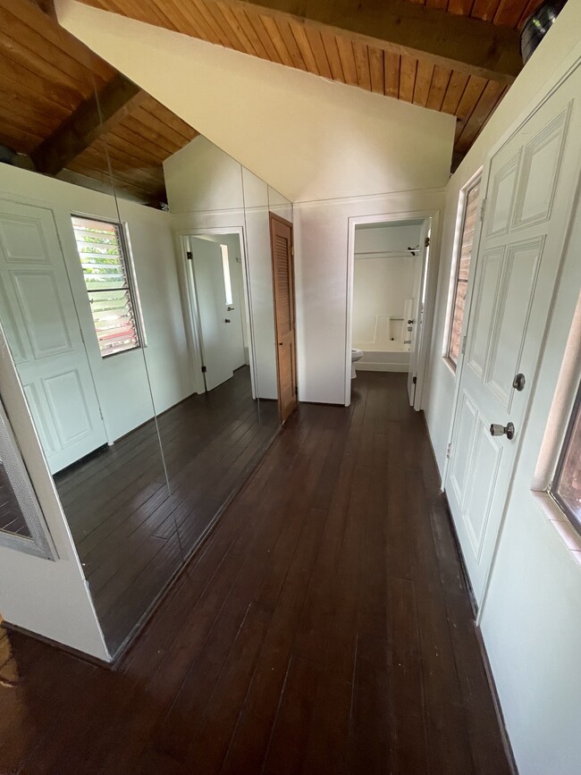 Building Photo - 825 Kumulani Dr