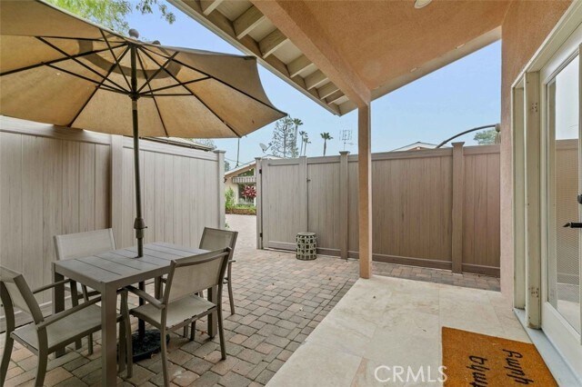 Building Photo - 16577 Knollwood Dr