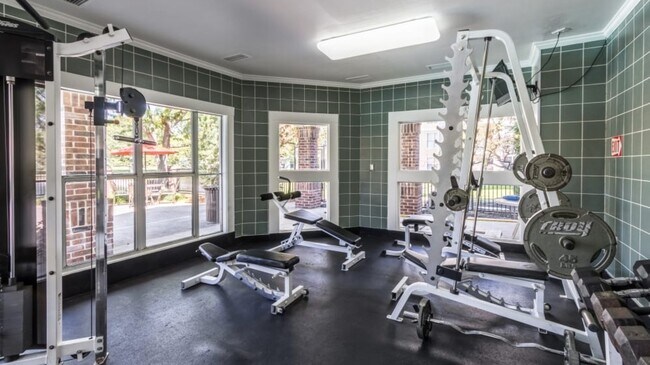 Building Photo - 5489 Crescent Ridge Dr