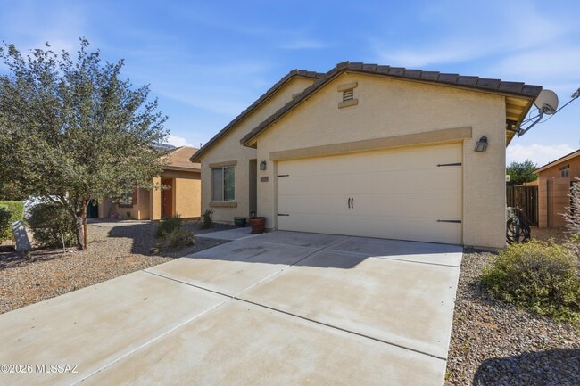 Building Photo - 6737 S Cut Bow Dr