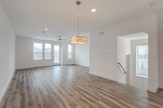 Building Photo - 18736 Centro Main St