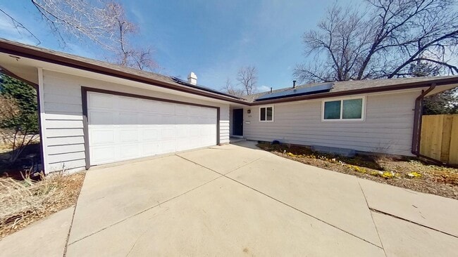 Building Photo - 2698 S Jasmine St