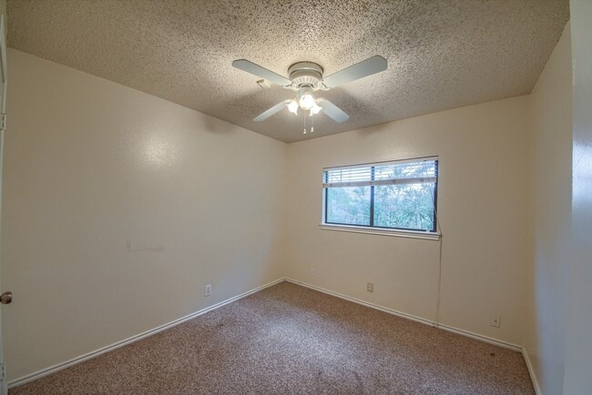 Building Photo - 7611 Scenic Glade