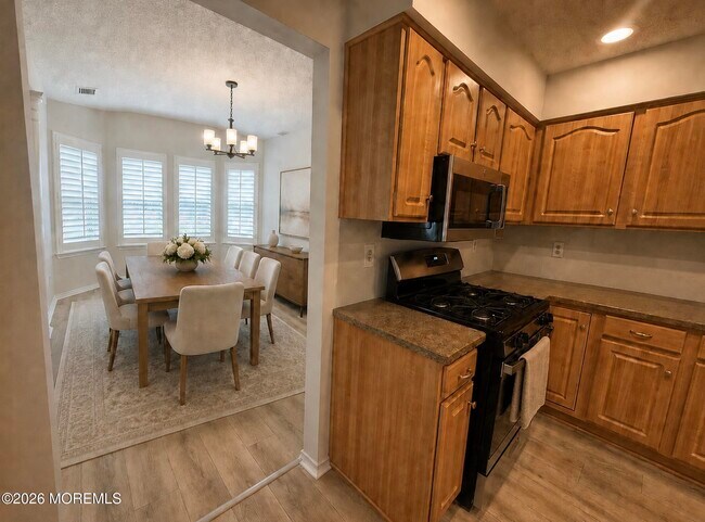 Building Photo - 17 Old Orchard Ln