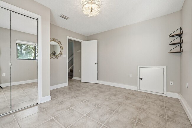 Building Photo - Premier Marina Cove end unit!!   Coastal Lifestyle at its BEST!!