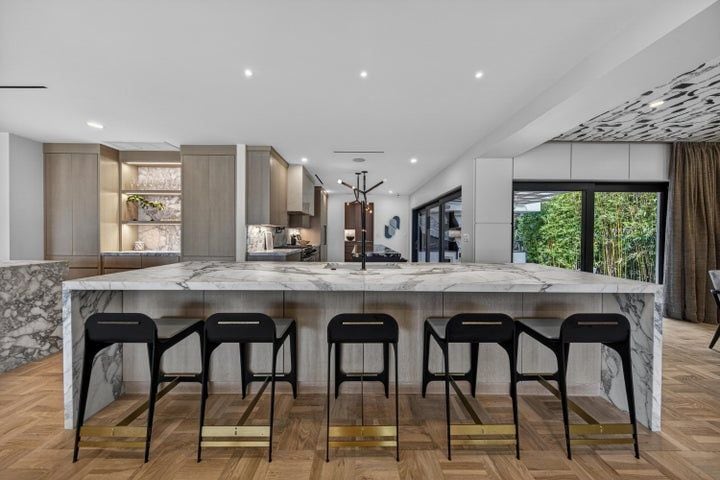 Building Photo - 420 SE 17th Ave