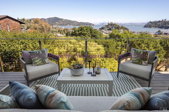 Building Photo - Resort Style Living in Prime Tiburon Location!
