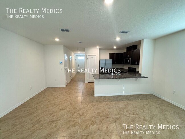 Building Photo - 2331 Gifford Dr