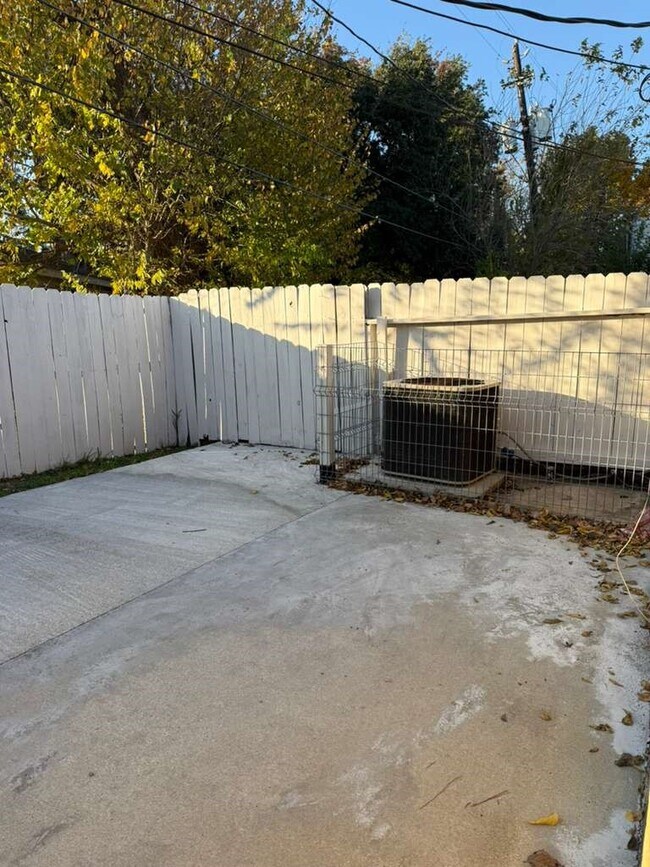 Building Photo - 7318 Boone Rd