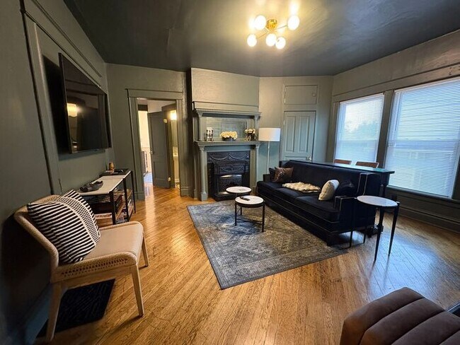Building Photo - $5,400 | 7 Bedroom, 5 Bathroom Single Family Home | No Pets* | Available for August 1st, 2027 Mov...