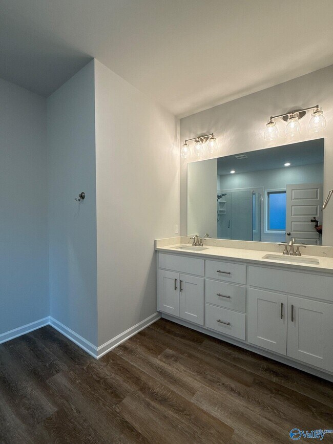 Building Photo - 102 Ranna Dr