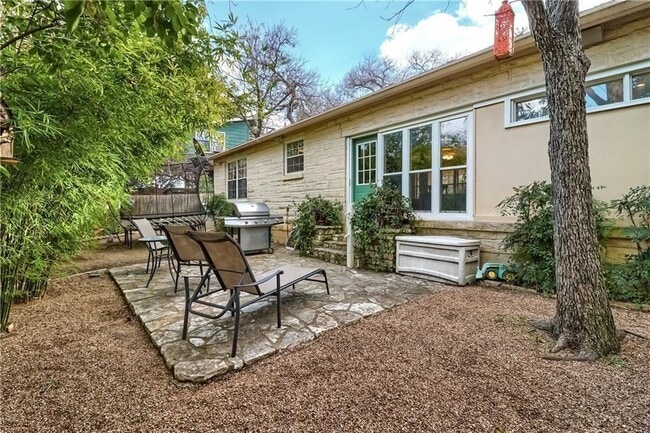 Building Photo - 1504 Hillmont St