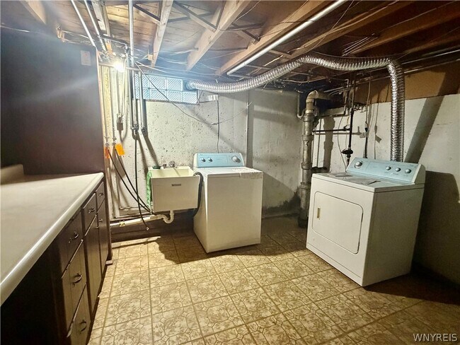 Building Photo - 119 Kaymar Dr