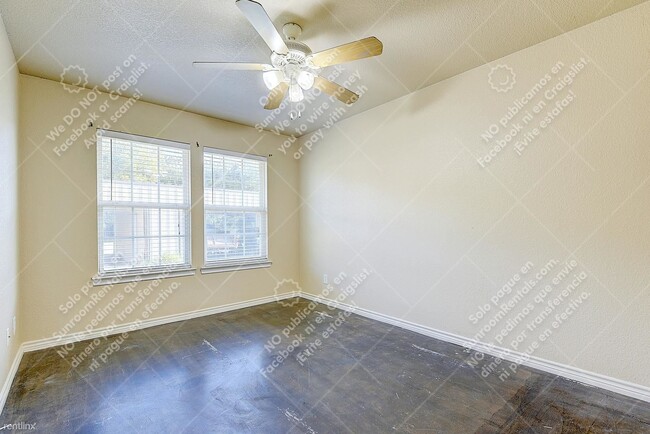 Building Photo - 2 br, 1 bath Triplex - 756 Rocky Ridge Flts