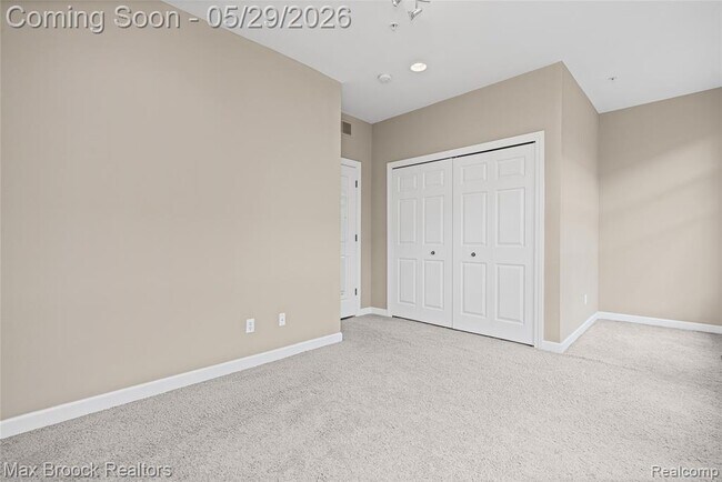 Building Photo - 420 Lewis Ct