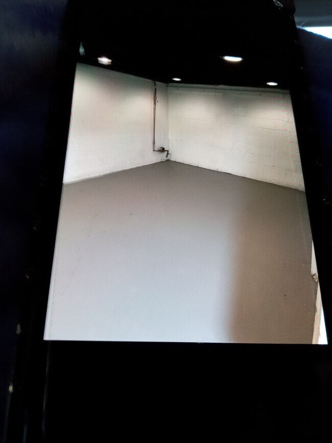 Building Photo - 1528 Luxor Rd