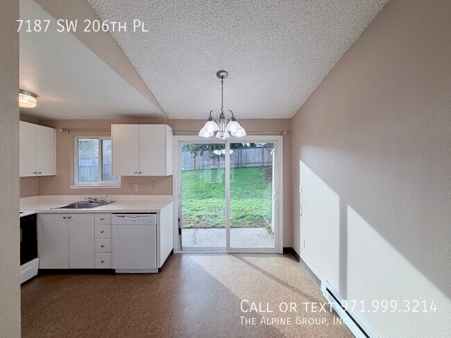 Building Photo - 7187 SW 206th Pl