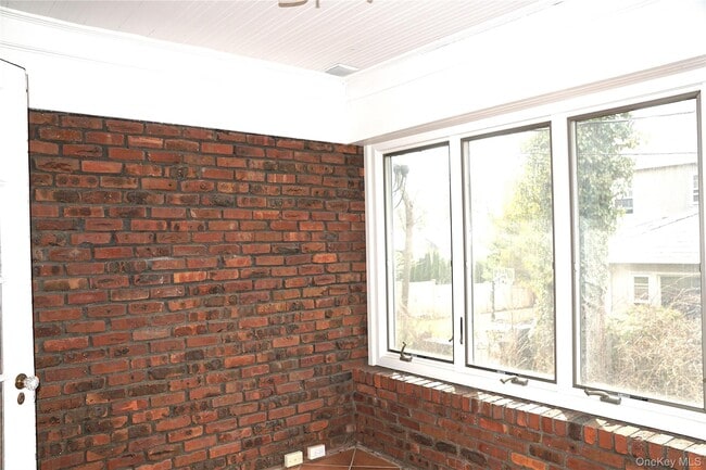 Building Photo - 16 Bon Air Ave