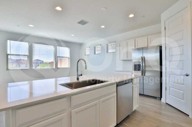 Building Photo - 31974 N 125th Ave