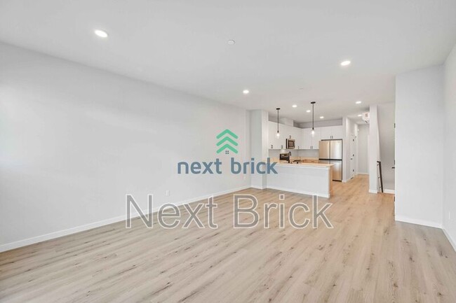 Building Photo - 16723 Alderwood Mall Pkwy