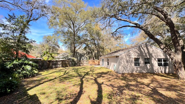 Building Photo - BEAUTIFUL 3 Bedroom 2 Bathroom home in Apopka