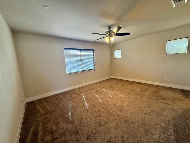 Building Photo - Hollister-Beautifully Updated 4BD/3BA Home with Garden Backyard in Prime Hollister Location