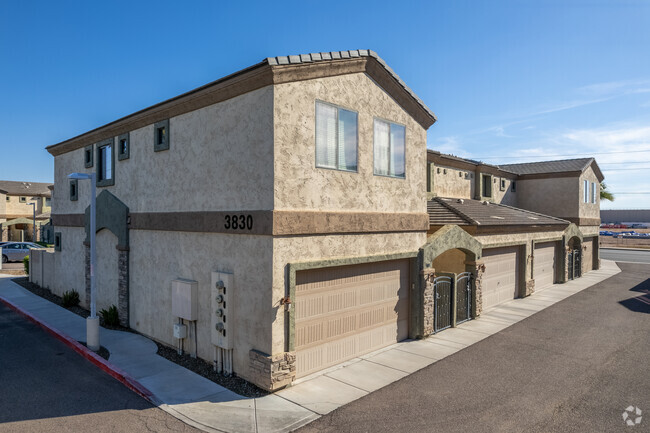 Building Photo - Papago Vista Townhomes