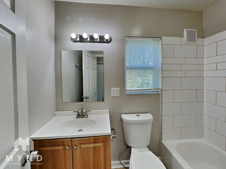 Building Photo - 3400 1st Ave