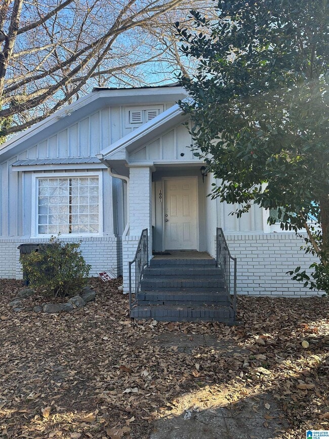 Building Photo - 1001 3rd Ave