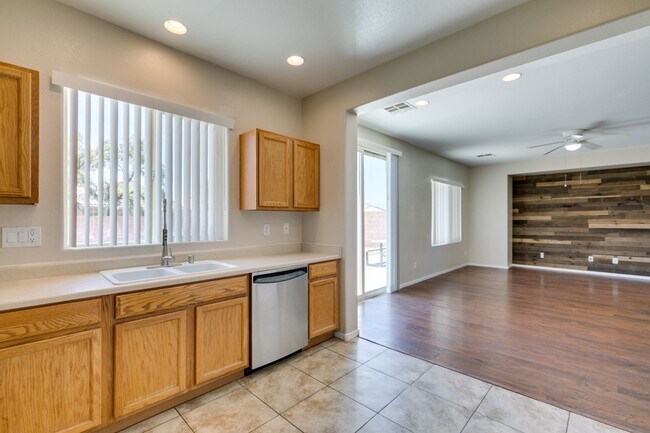 Building Photo - Large home near Aliante*Close to area schools and shopping centers*