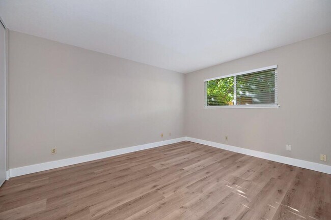 Building Photo - 1720 Kent St