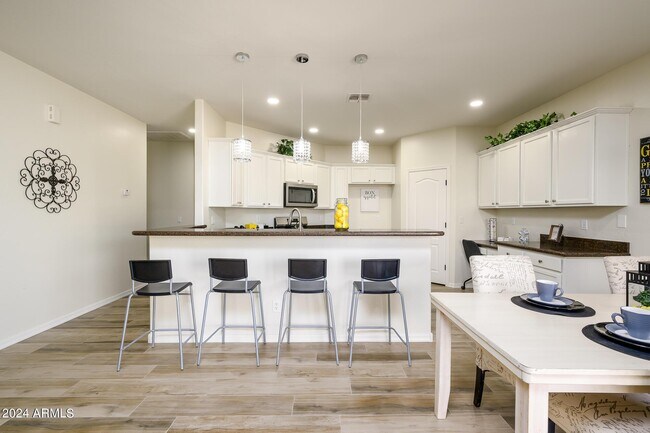 Building Photo - 17618 W Crocus Dr